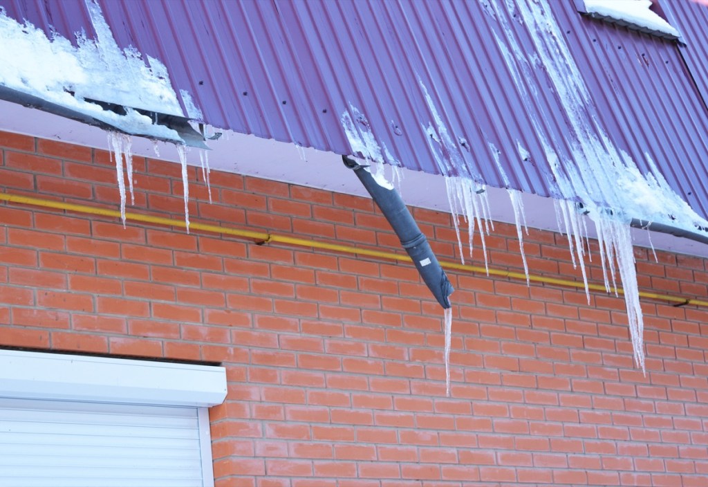 gutter gutters guttering without damages damming icicles pittsburgh
